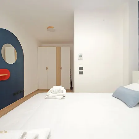 Lejlighed Color House, Roof Garden & Parking Rom