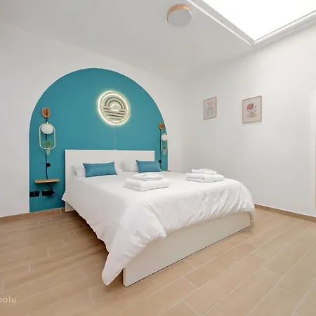 Color House, Roof Garden & Parking Rom