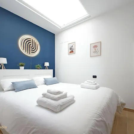 Color House, Roof Garden & Parking Rom