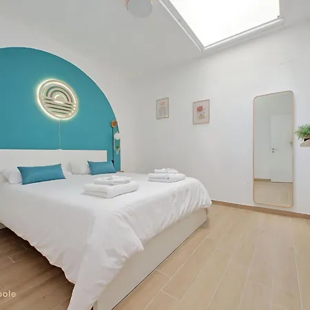 Lejlighed Color House, Roof Garden & Parking Rom