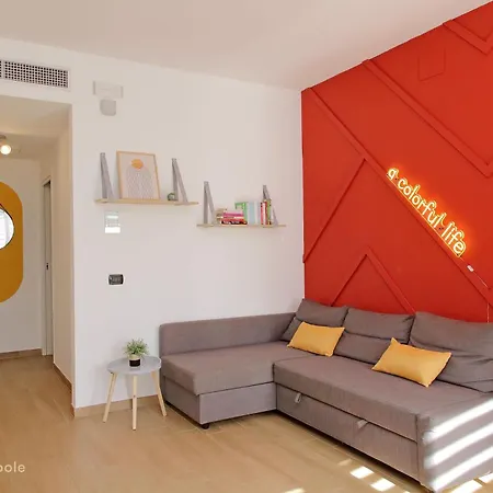 Color House, Roof Garden & Parking * Rom